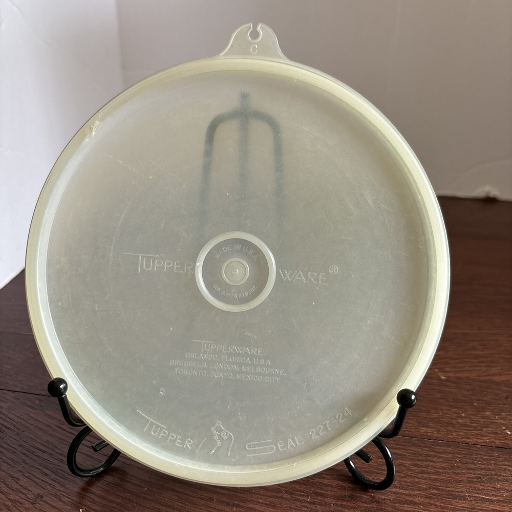 Tupperware 227-24 C Tab Clear‎ Replacement Lid
